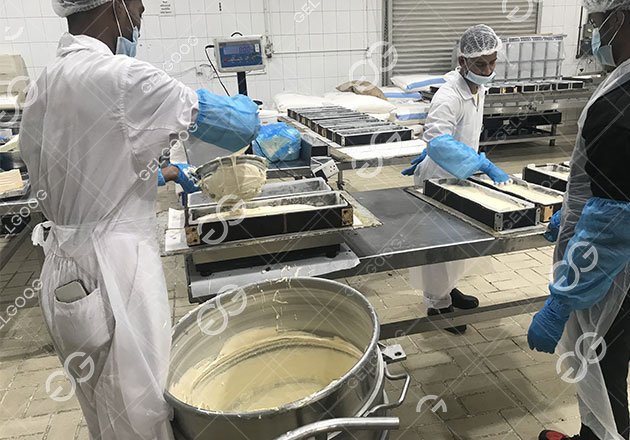 ما هي الآلات المستخدمة لإنتاج البسكويت؟